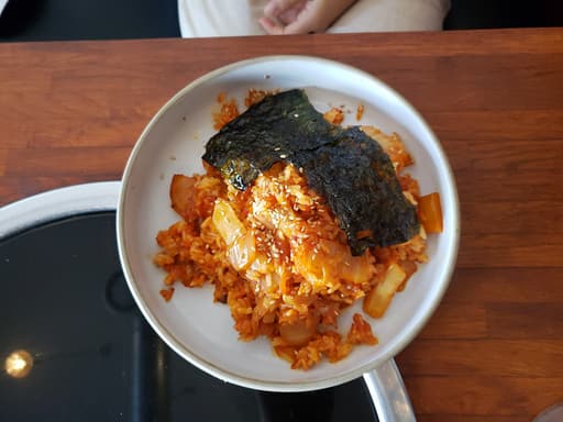 Kimchi Fried Rice (Kimchi Bokkeum Bap)
