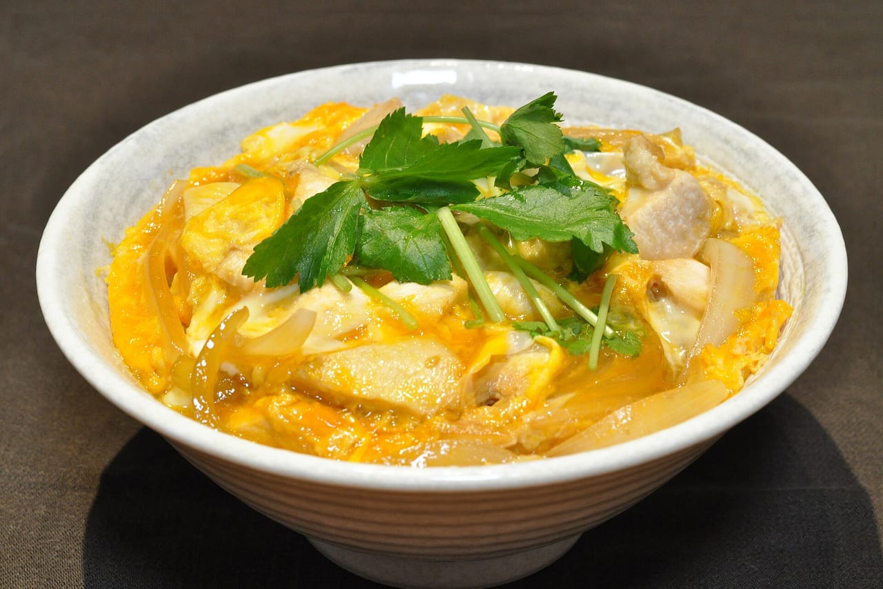 Oyakodon (Japanese Chicken and Egg Rice Bowl)