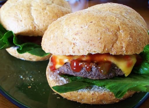 Classic Homemade Cheeseburgers